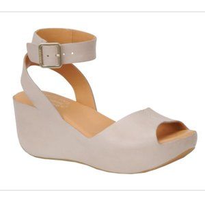 Kork Ease Carolyne Wedge Sandal Taupe
